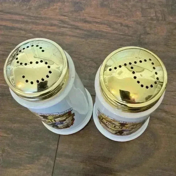 Salt and pepper shakers - Picture 3 of 7